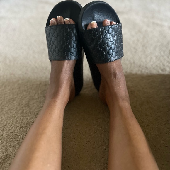 Authentic Gucci monogram women’s slides size 36 - Picture 3 of 7